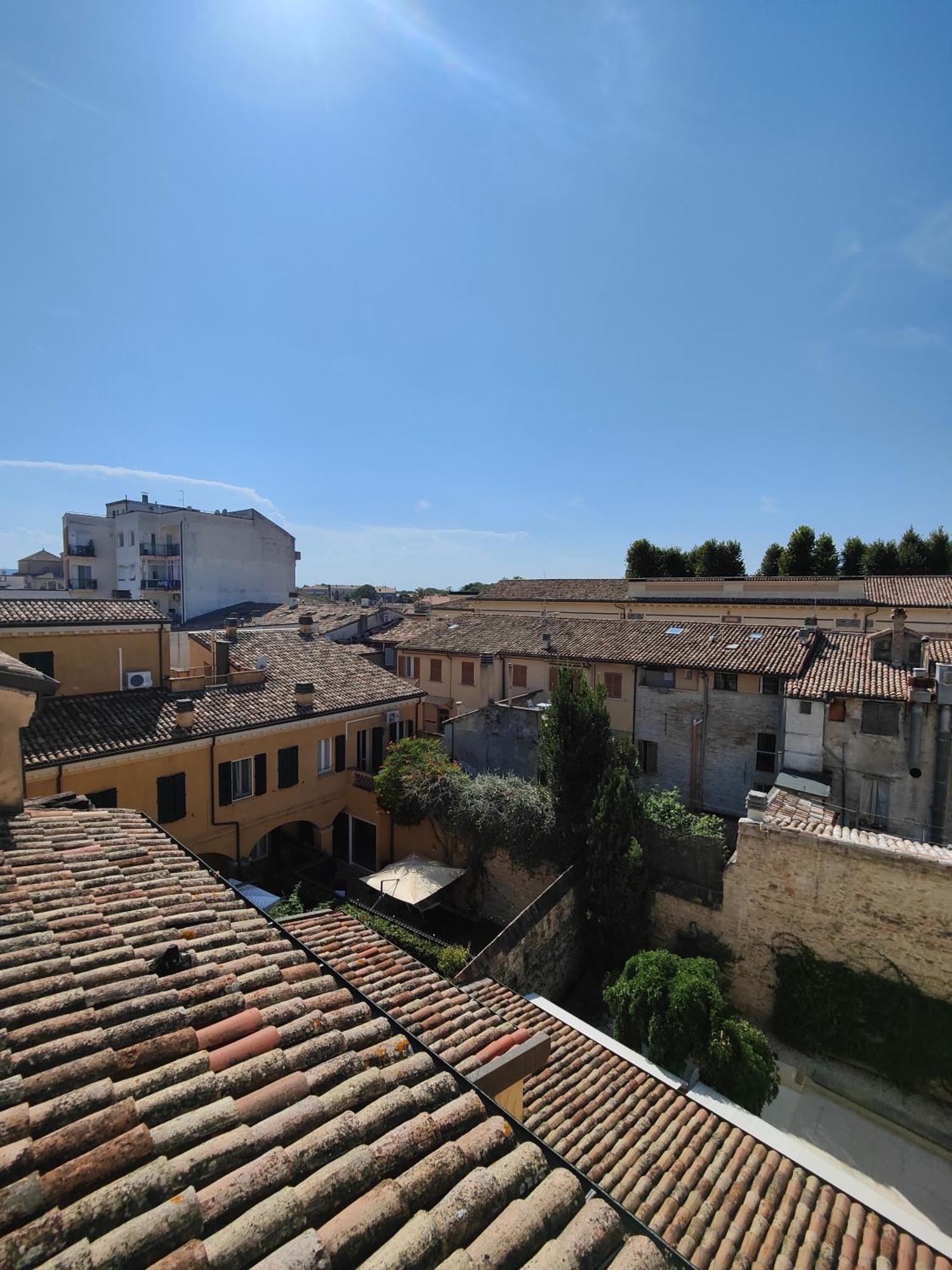 Matteotti28 Apartman Pesaro Kültér fotó