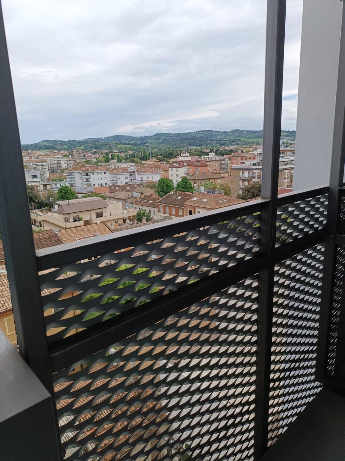Matteotti28 Apartman Pesaro Kültér fotó